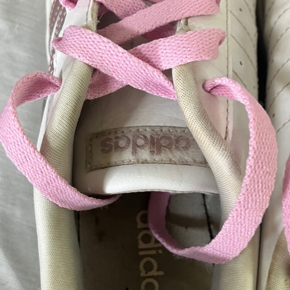Adidas Women's size 8 White Sneakers with shimmery Pink Stripes - Picture 16 of 16